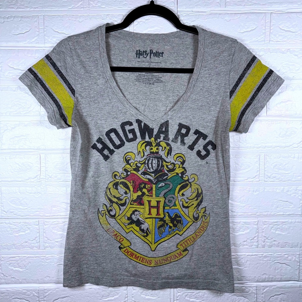 Harry Potter Hogwarts Graphic Tee Womens Small Gray V-Neck Varsity Stripe Shirt